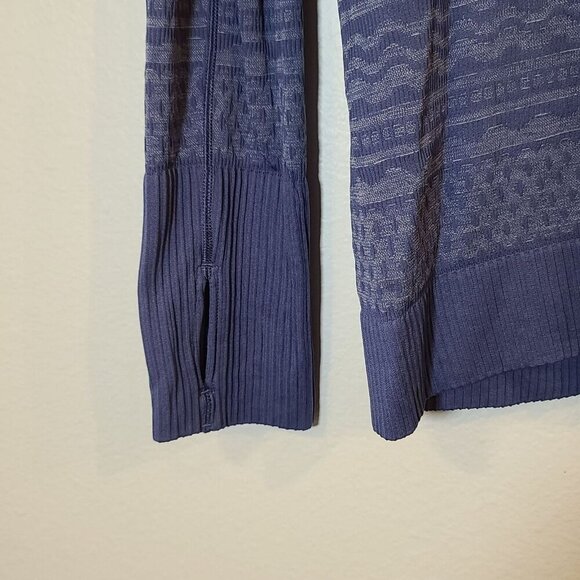 Lululemon Rest Less Hoodie Pullover Gatsby Blue Patterned Size 10 Thumbholes - Picture 3 of 7